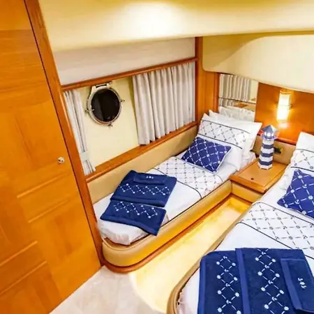 Vision Yatch 船屋 *
