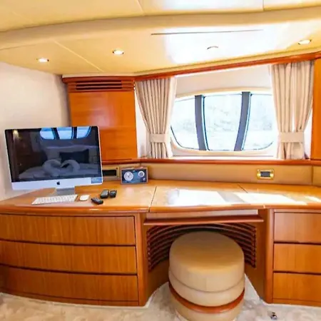 Vision Yatch 戈西克